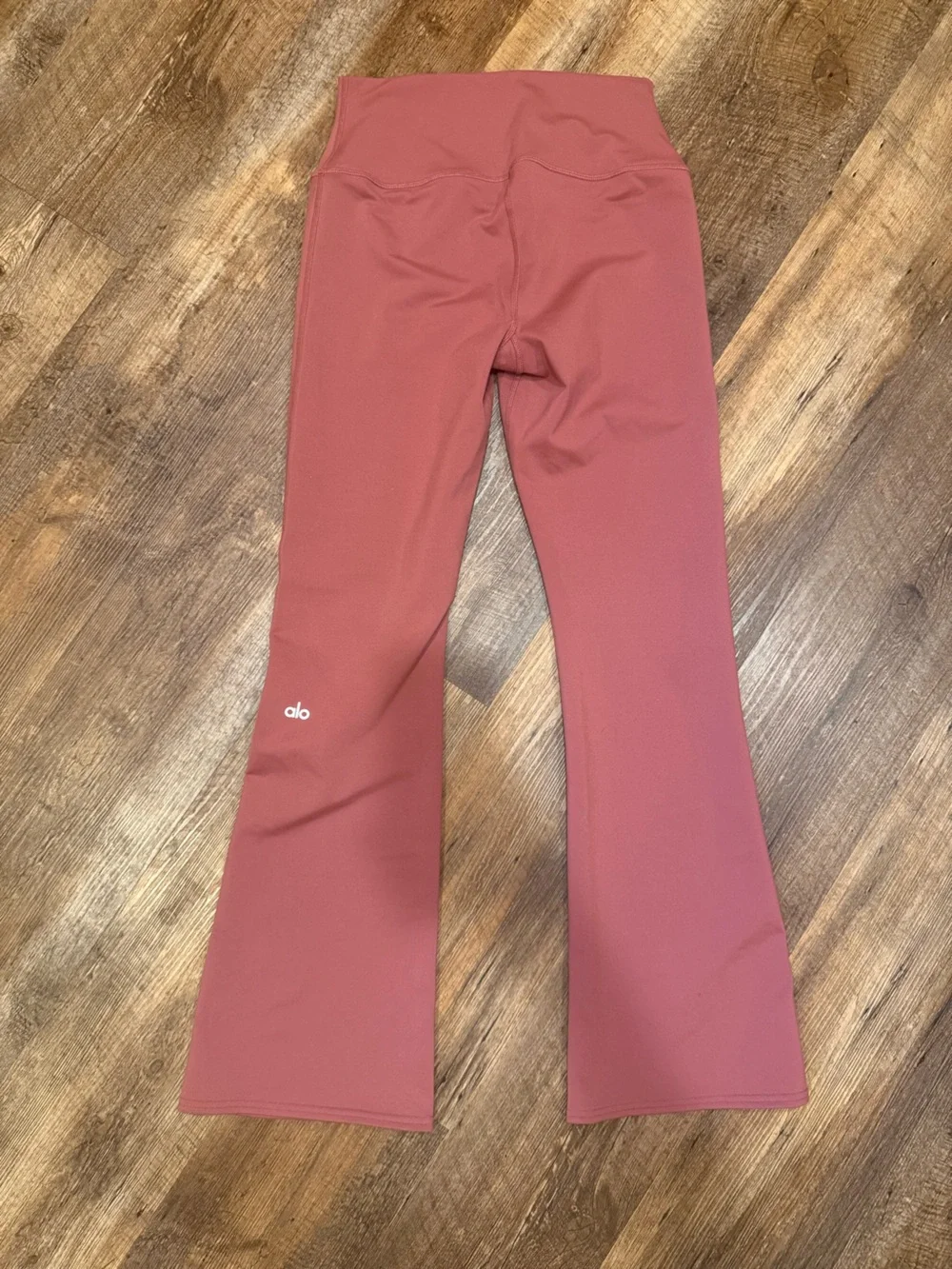 Alo Airbrush High Waist flare 7/8 Leggings in Mars Clay dusty rose Medium